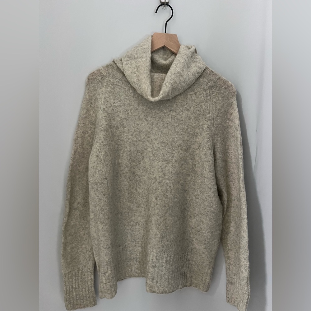 Community Aritzia Sweater Wool Yak Blend Light Gray Long Sleeve Classic Size S